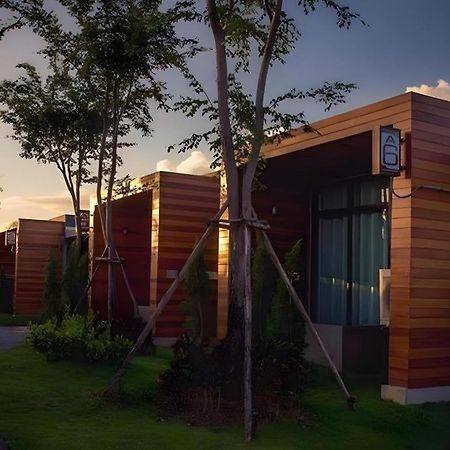 The Infinite Resort Nakhon Sawan Bagian luar foto
