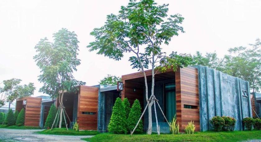 The Infinite Resort Nakhon Sawan Bagian luar foto