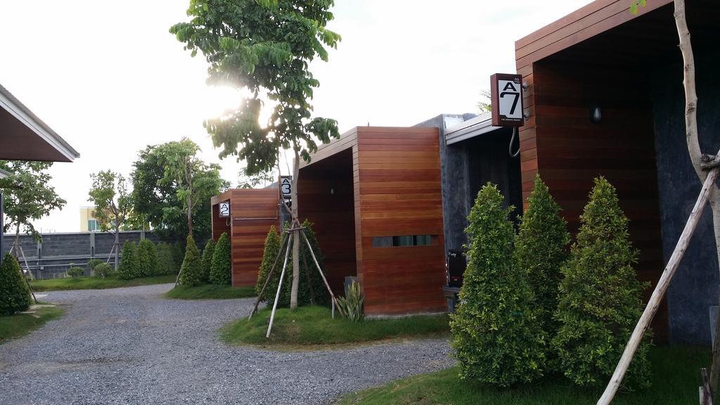The Infinite Resort Nakhon Sawan Bagian luar foto