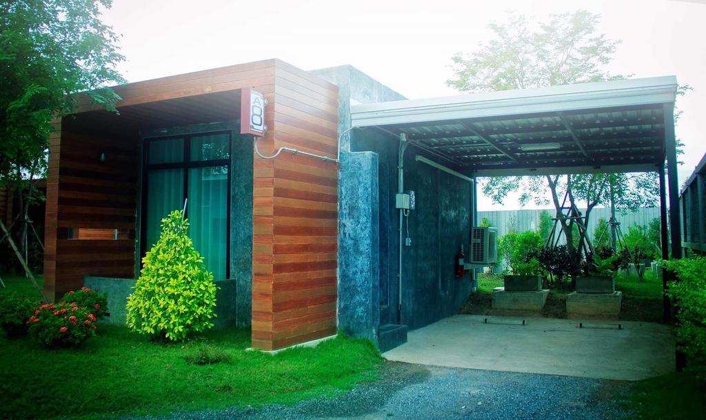 The Infinite Resort Nakhon Sawan Bagian luar foto